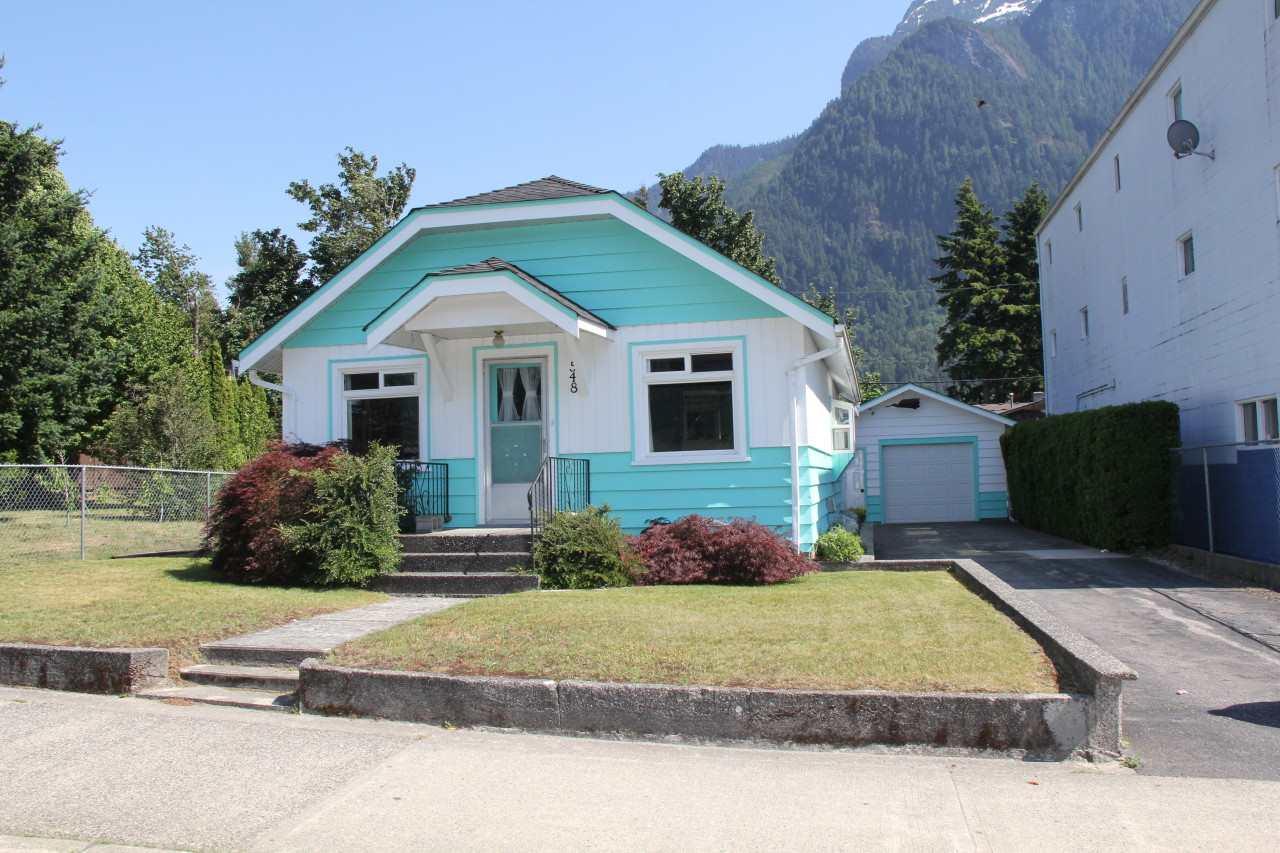 548 Wallace Street - Photo 1