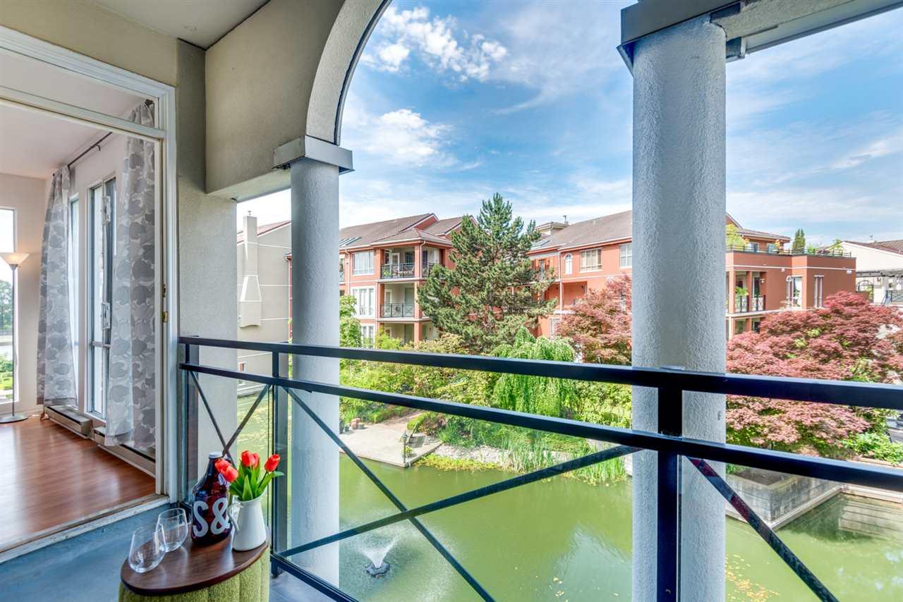 3 Renaissance Square - Photo 1