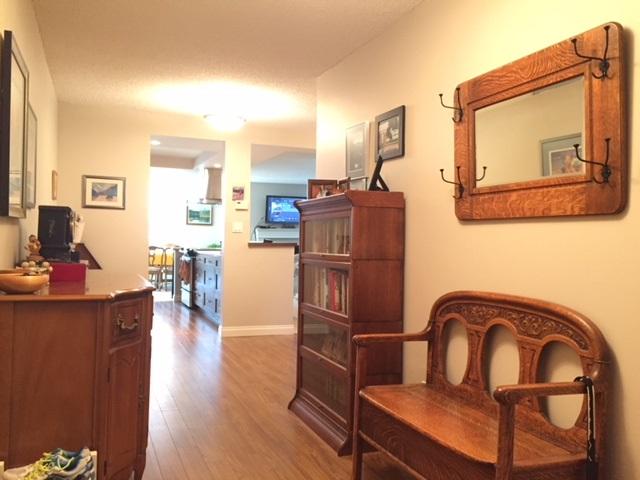 1350 View Crescent - Photo 1
