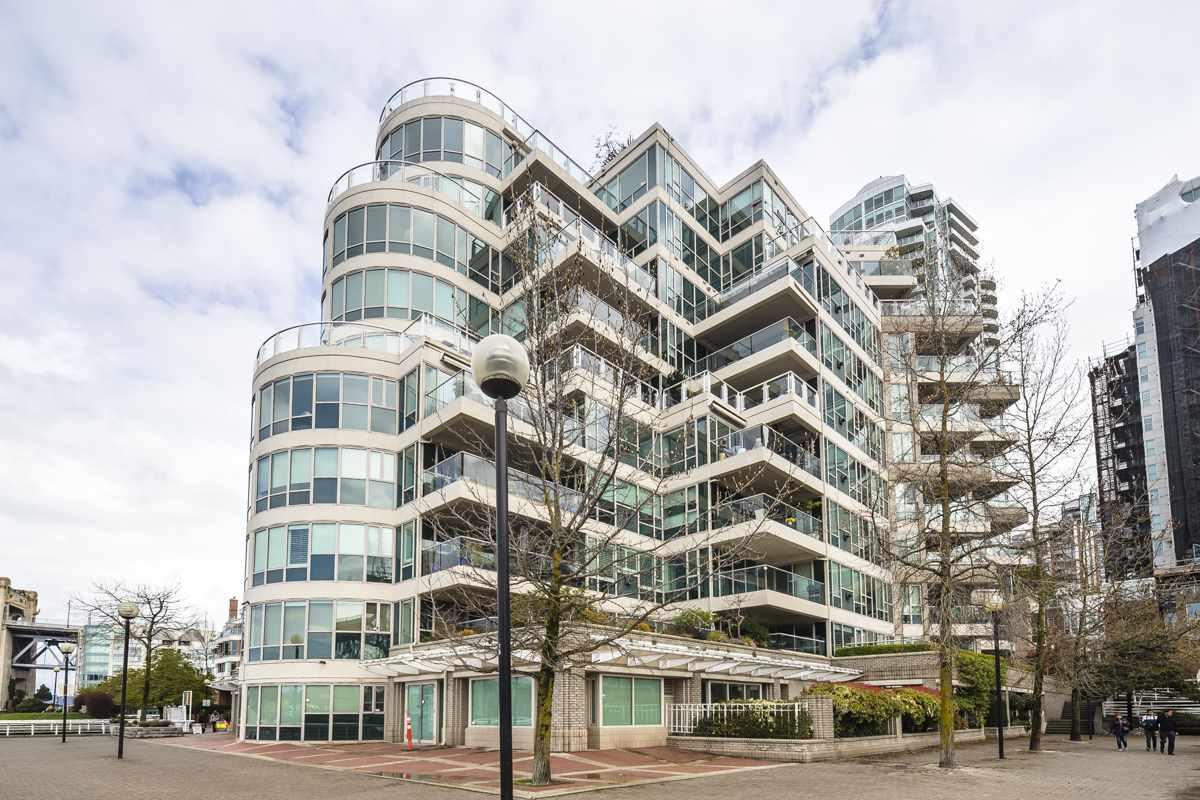 1600 Hornby Street - Photo 1