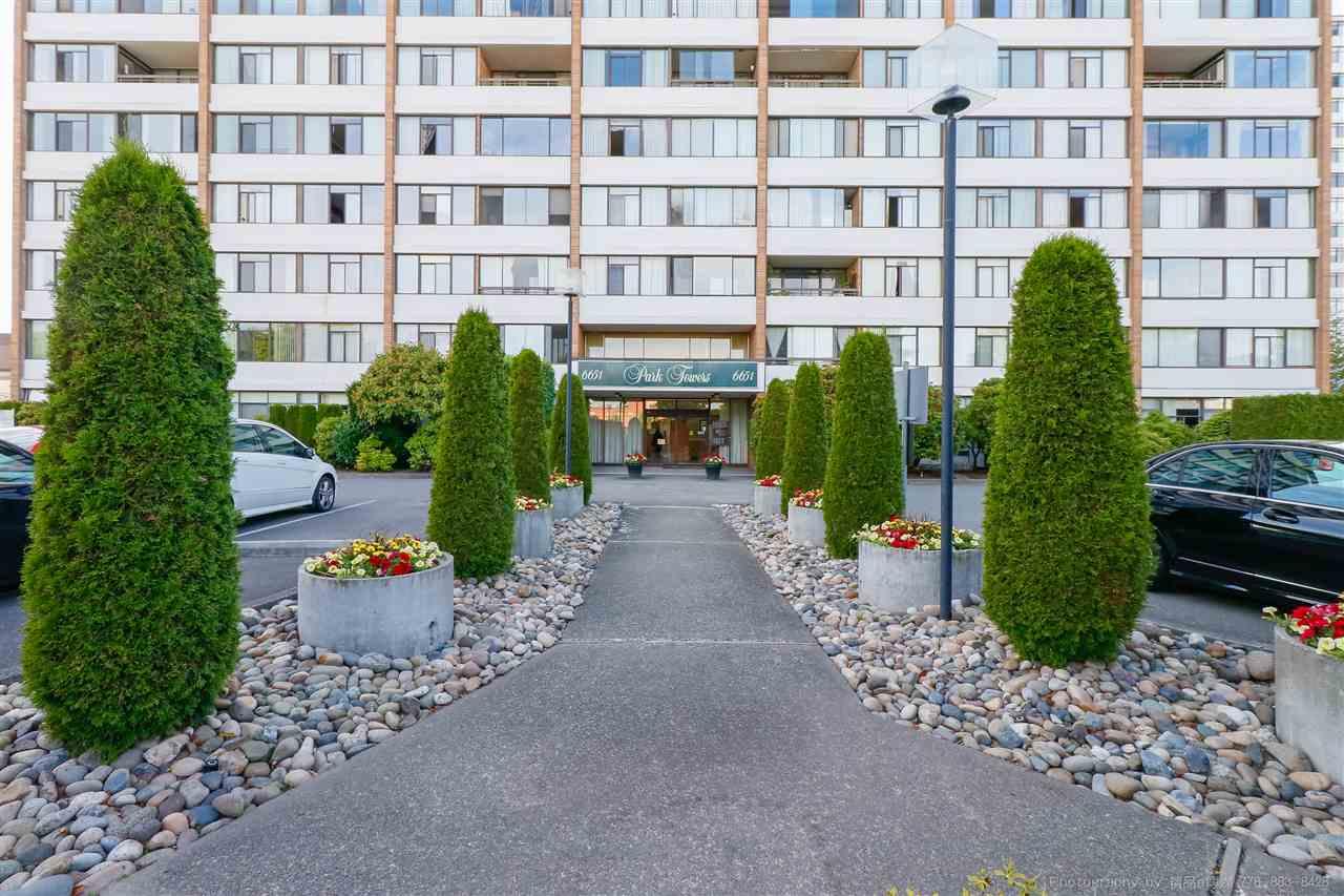 6651 Minoru Boulevard - Photo 1