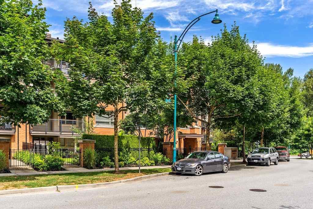 700 Klahanie Drive - Photo 1