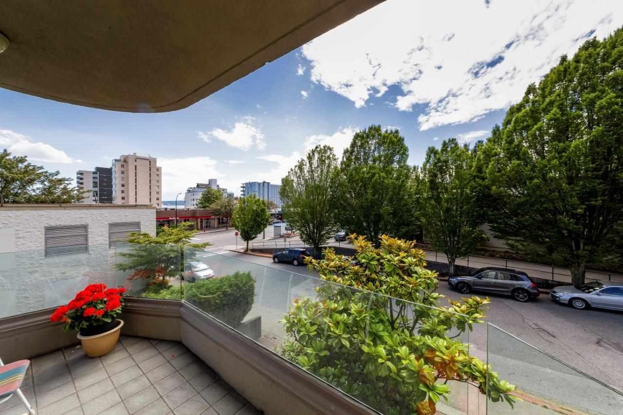 570 18TH Street - Photo 1
