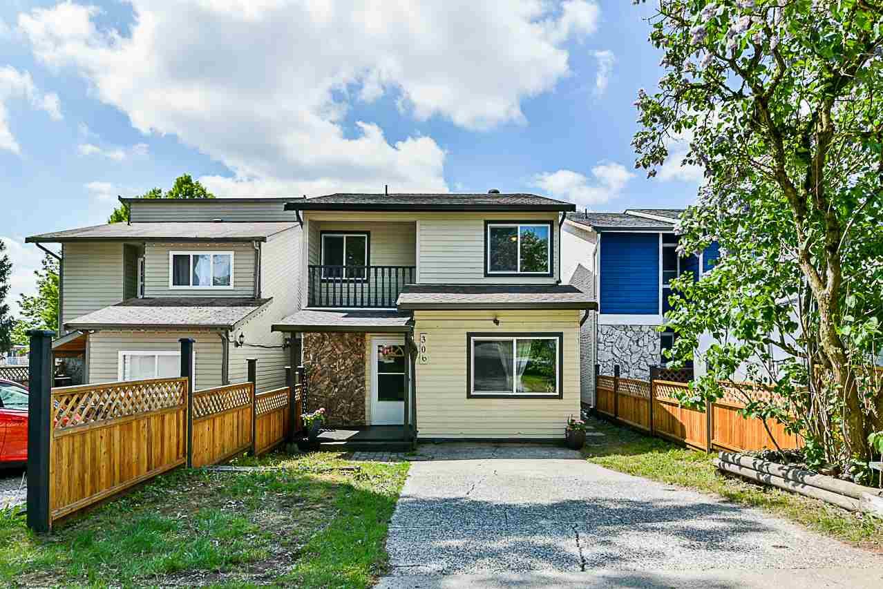 306 Nicholas Crescent - Photo 1