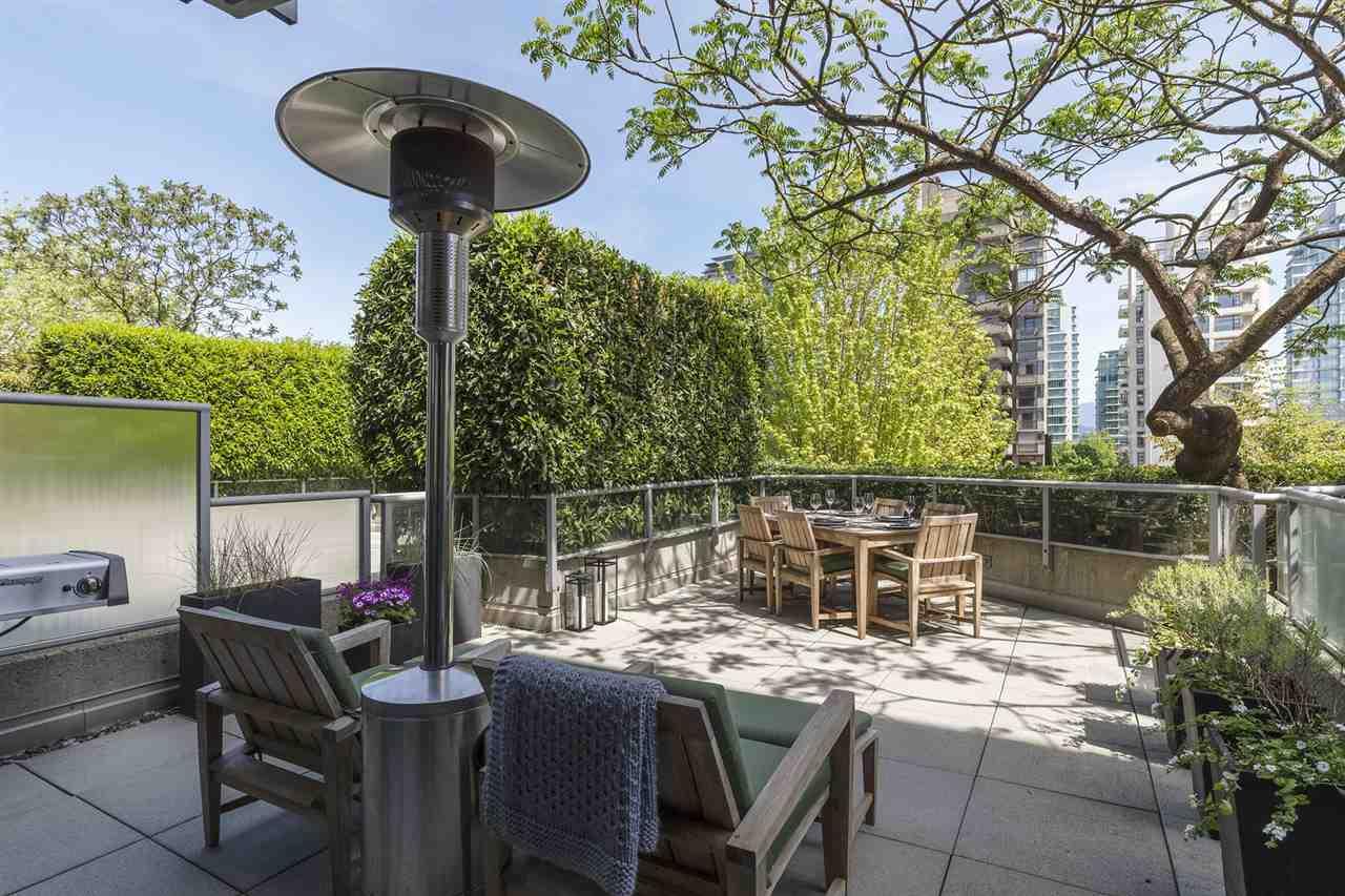 1688 Robson Street - Photo 1