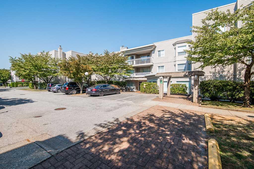 9946 151 Street - Photo 1