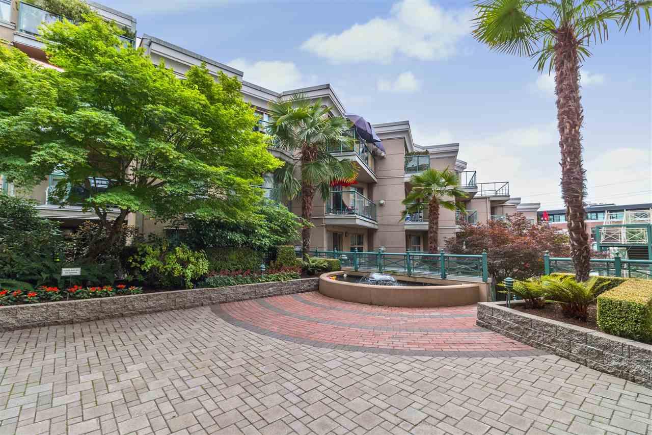 332 Lonsdale Avenue - Photo 1