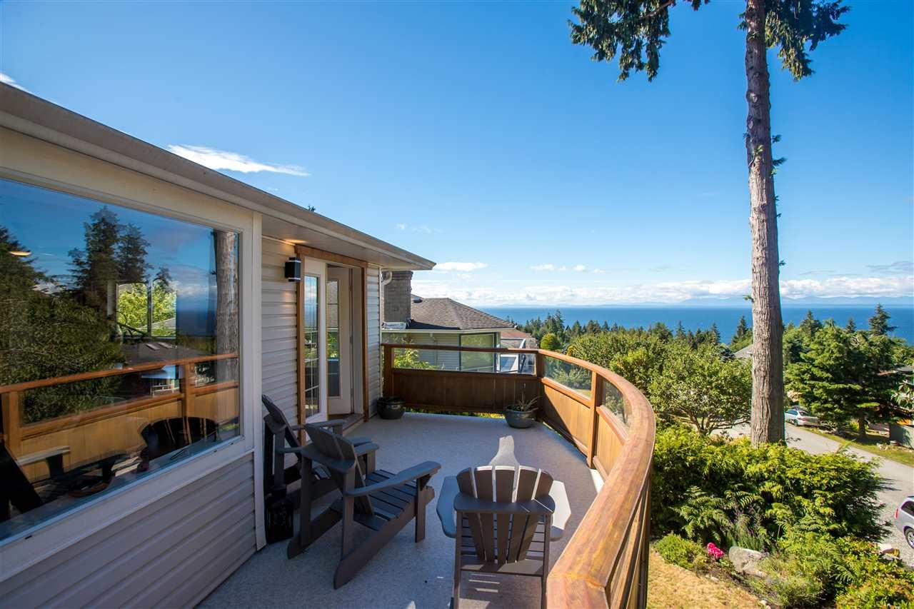 506 Oceanview Drive - Photo 1