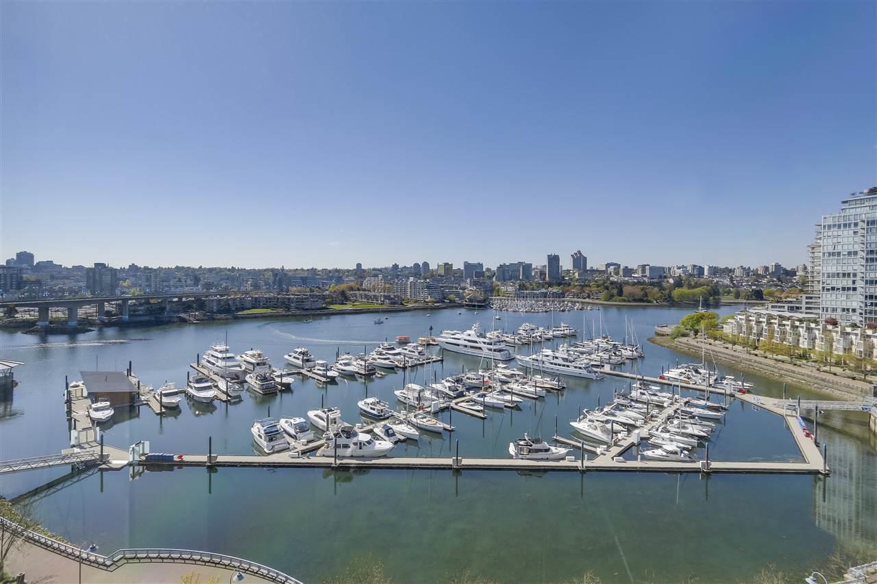 1077 Marinaside Crescent - Photo 1