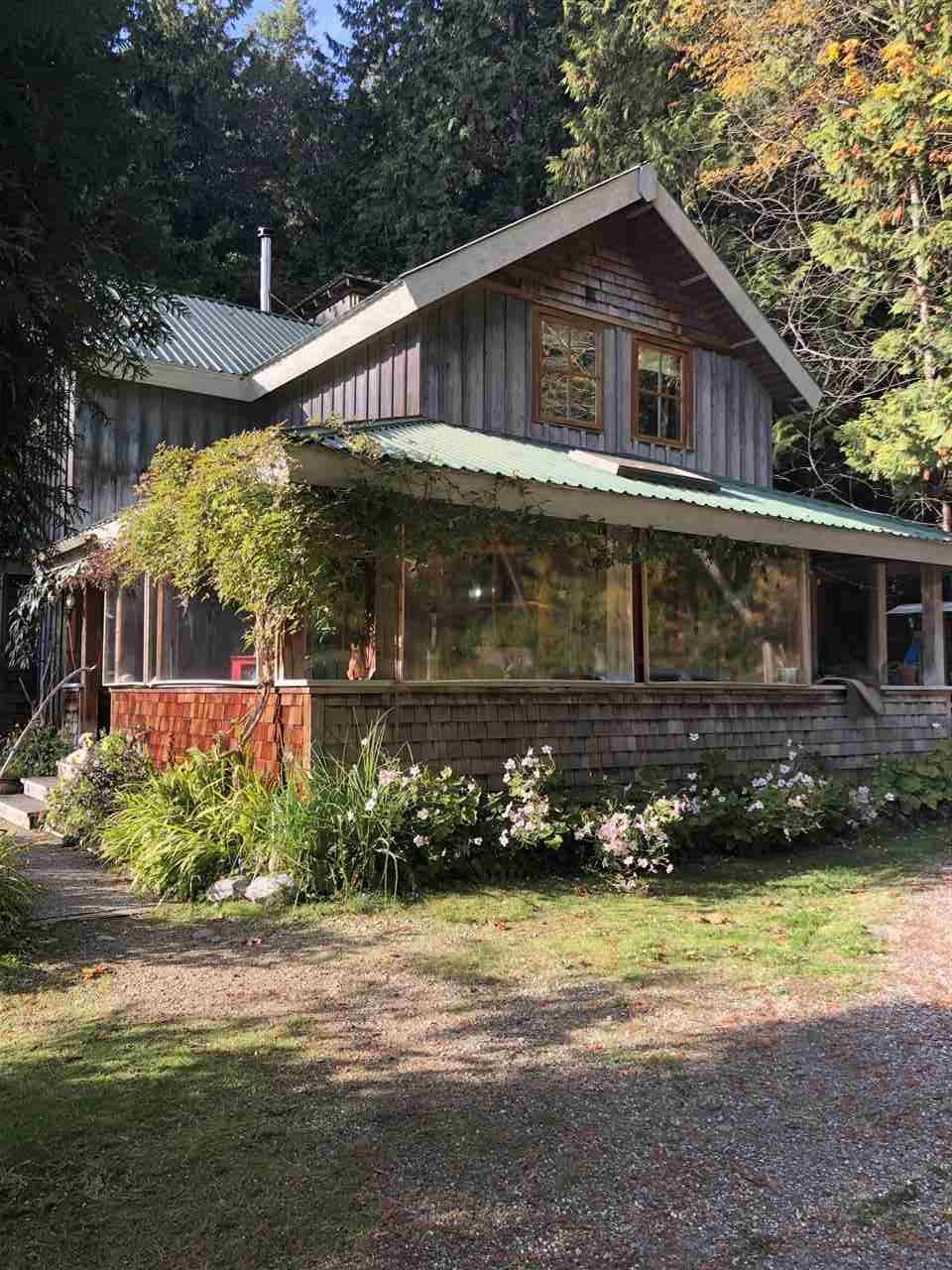 879 Agnes Road - Photo 1
