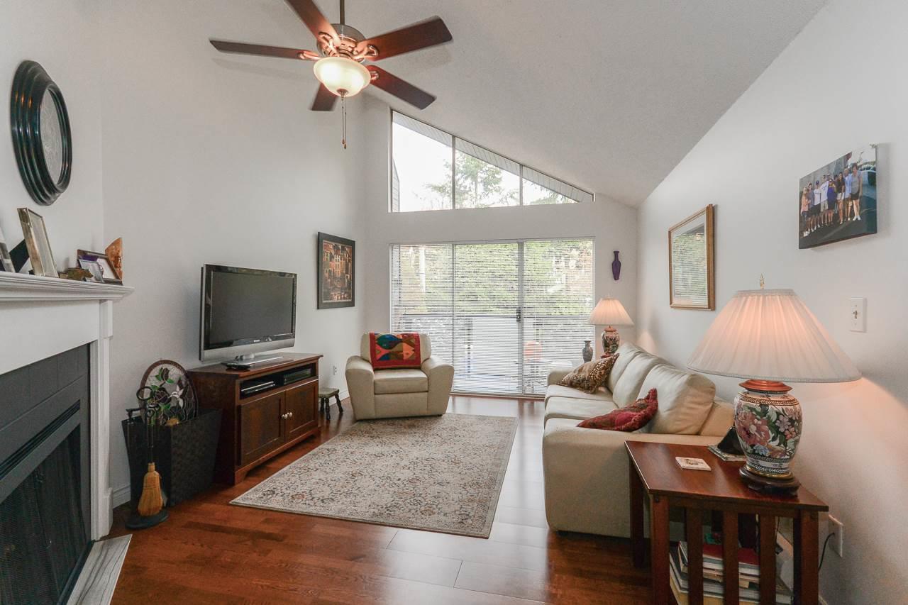 230 Mowat Street - Photo 1
