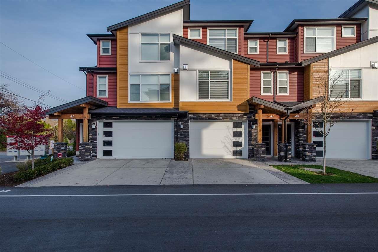 46570 Macken Avenue - Photo 1