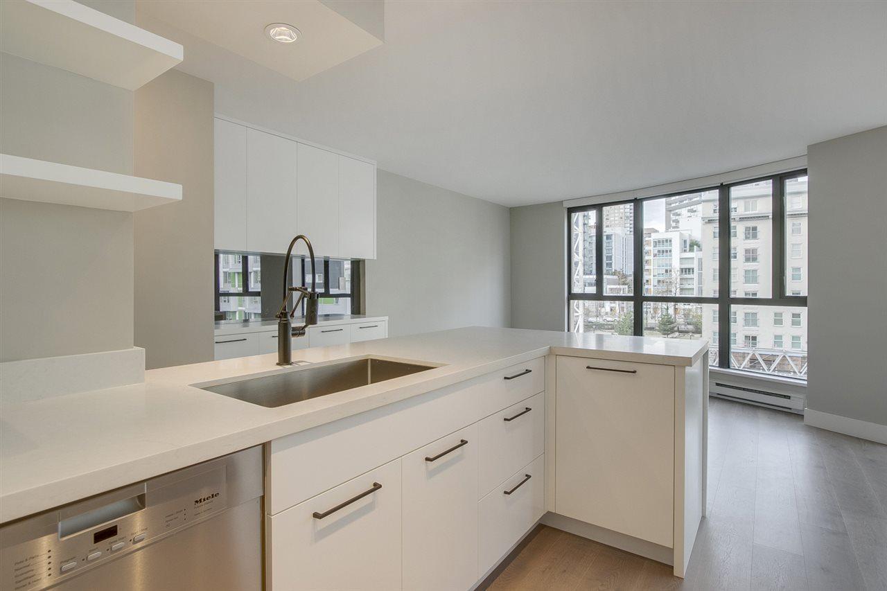 488 Helmcken Street - Photo 1