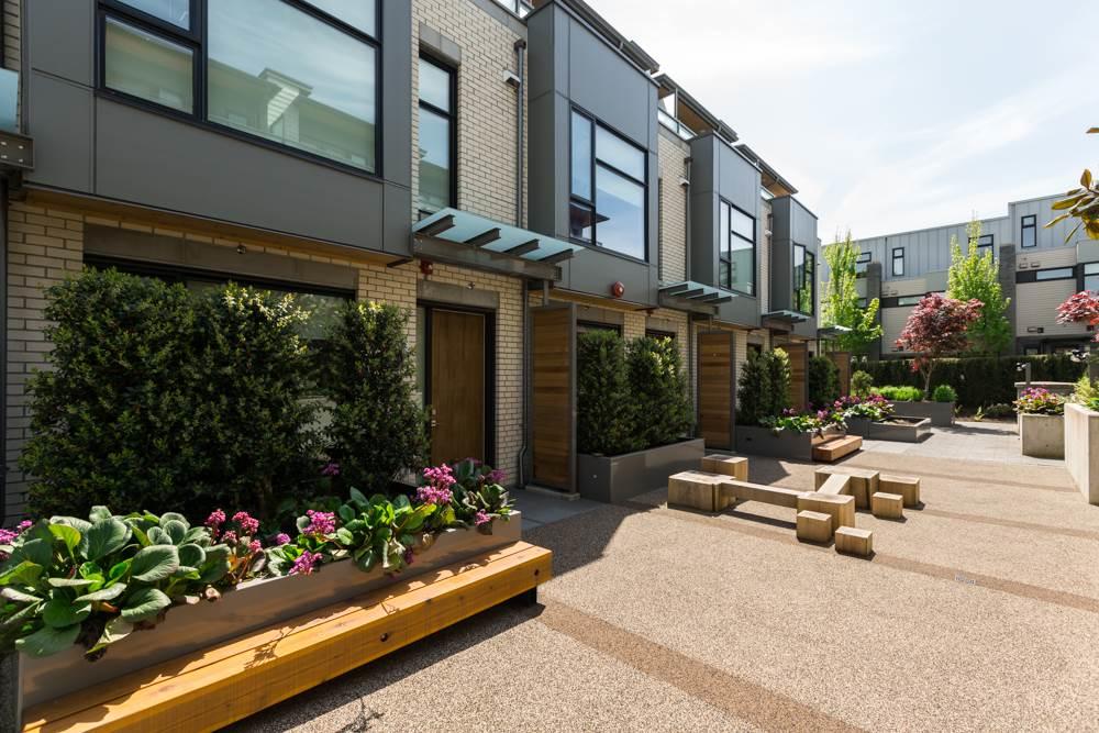 6076 Oak Street - Photo 1