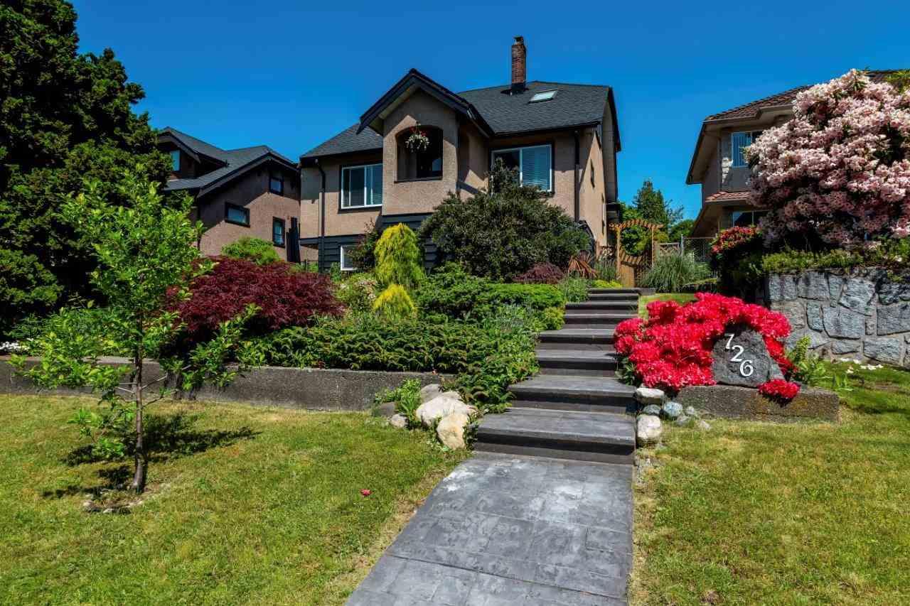 726 4TH Street - Photo 1