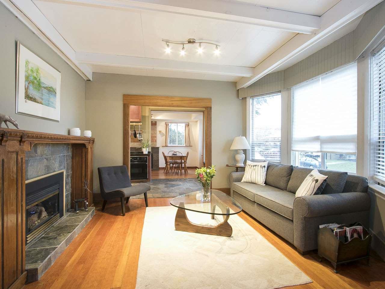 600 Queensbury Avenue - Photo 1