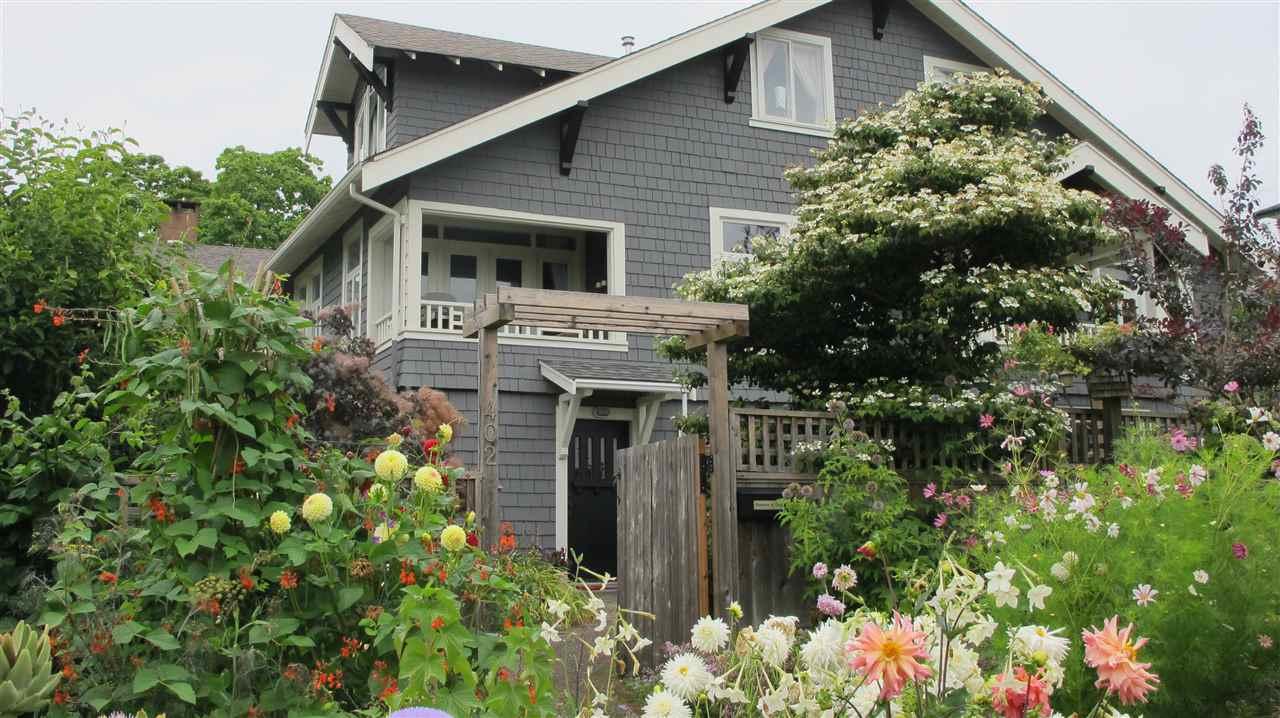 402 Lyon Place - Photo 1
