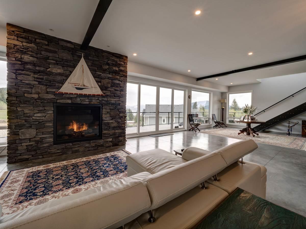 787 Courtney Road - Photo 1
