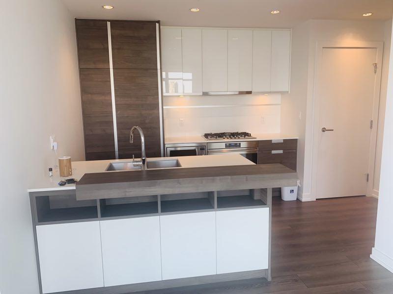 4688 Kingsway - Photo 1