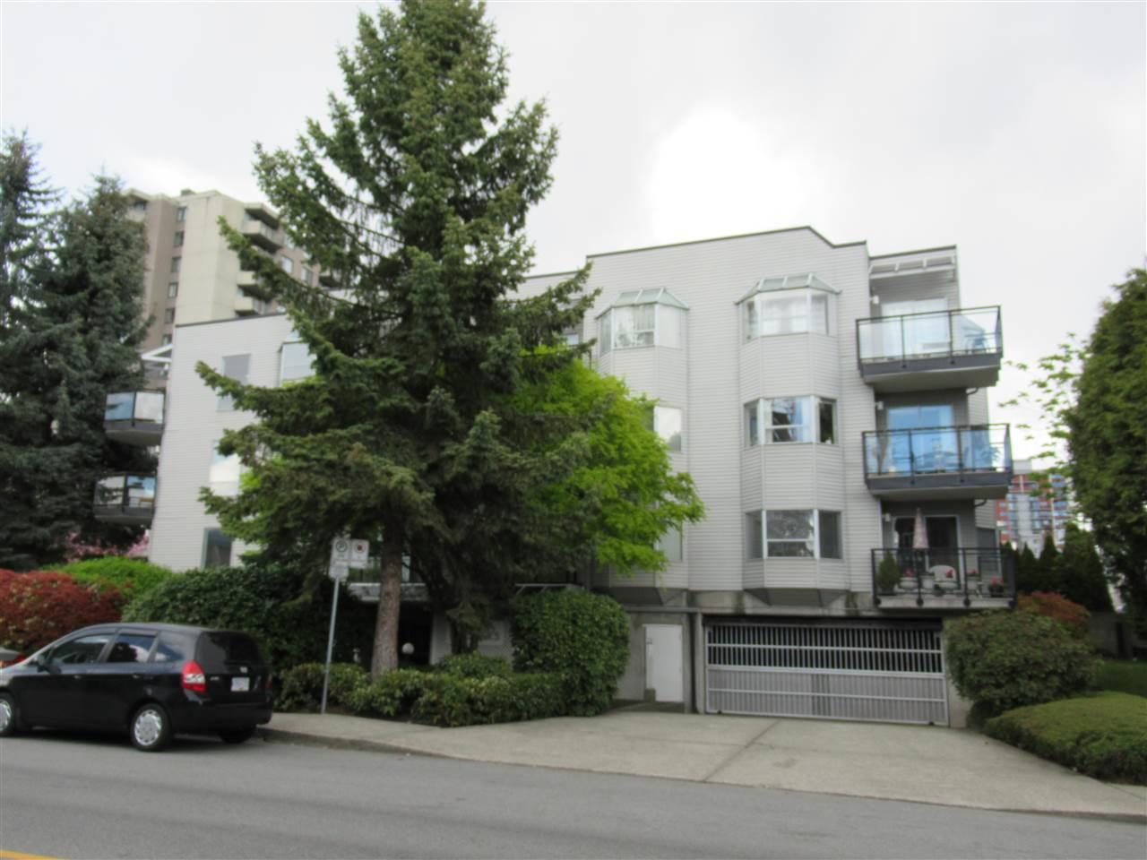 1550 Chesterfield Avenue - Photo 1