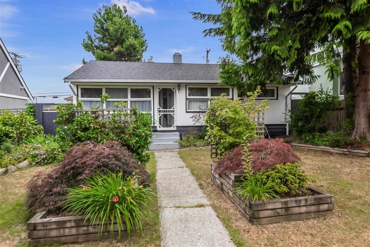 2262 Newport Avenue - Photo 1