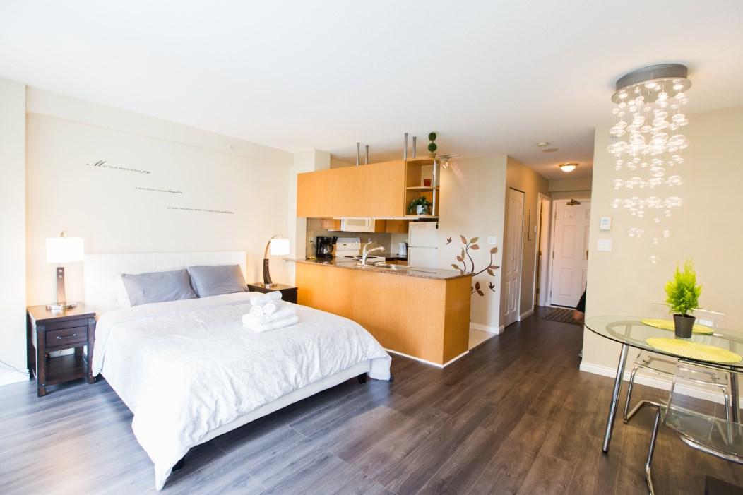 1189 Howe Street - Photo 1