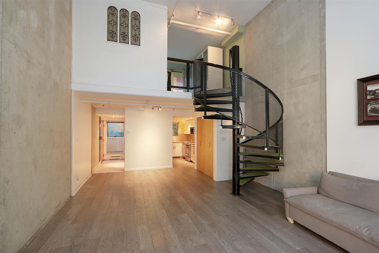 489 6TH Avenue - Photo 1