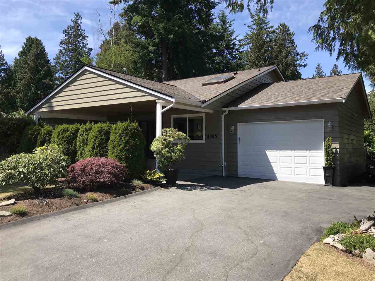 4905 6 Avenue - Photo 1