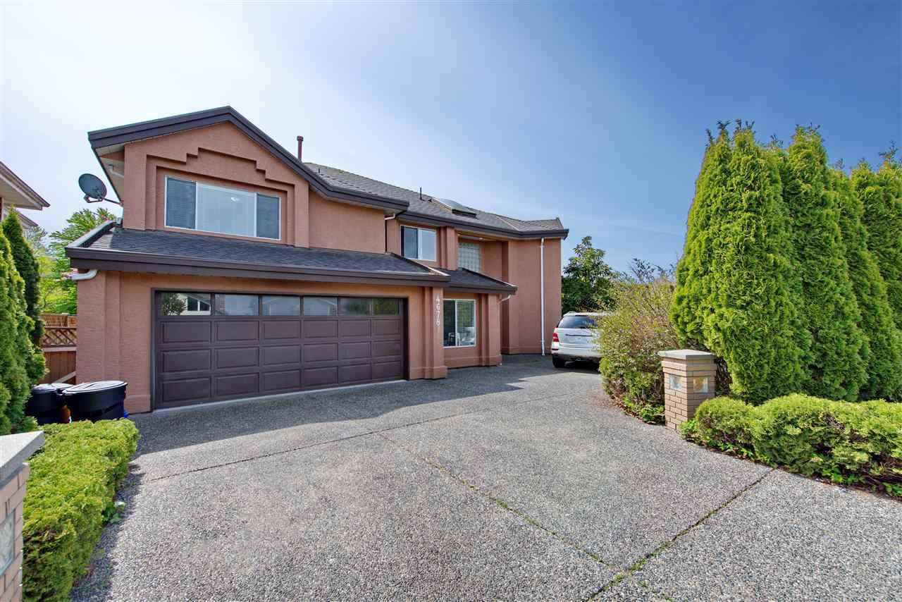 4678 London Crescent - Photo 1