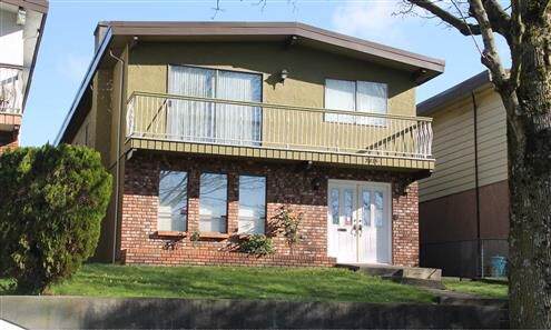 2875 10TH Avenue - Photo 1