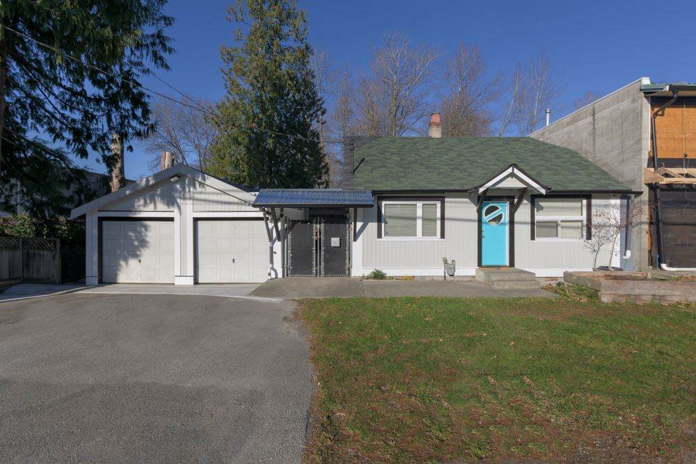 2617 Kingsway Avenue - Photo 1
