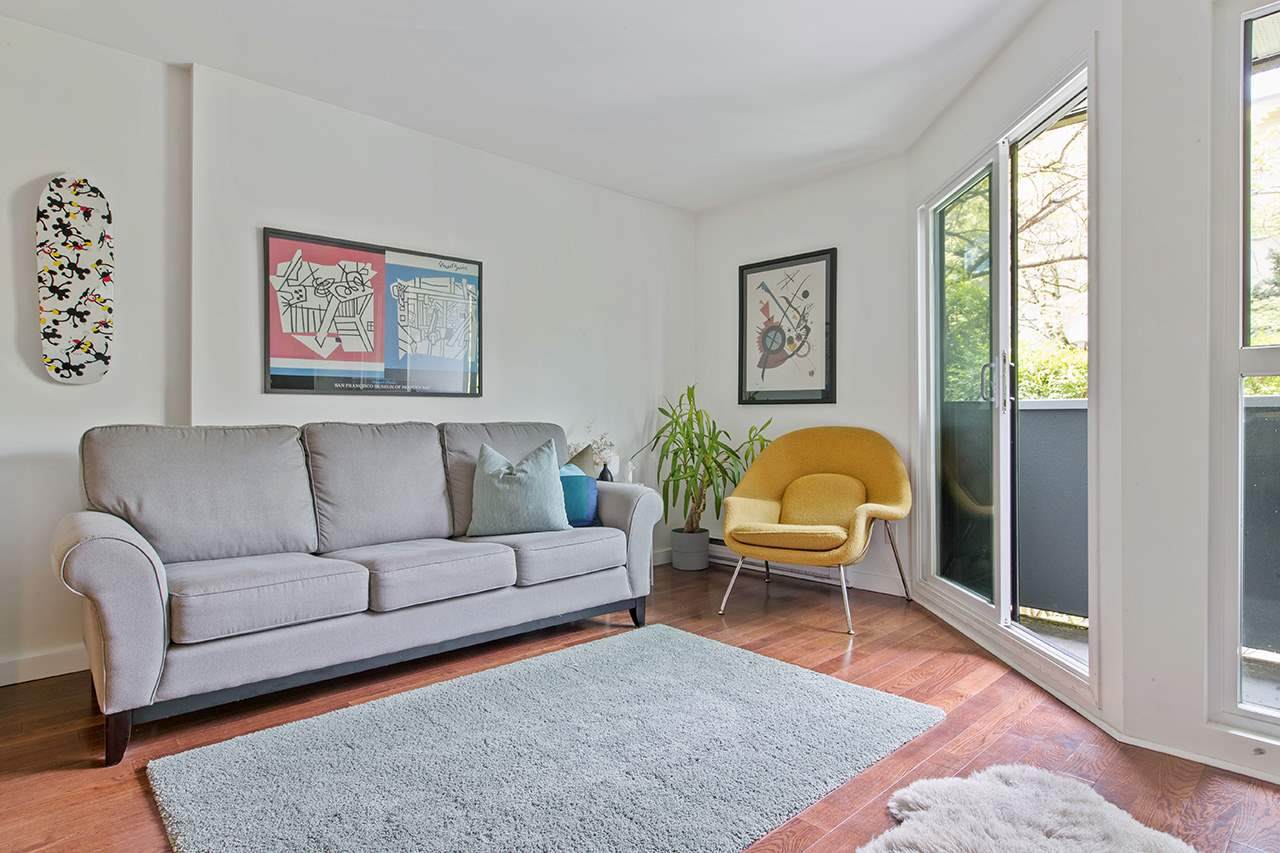 1870 Yew Street - Photo 1