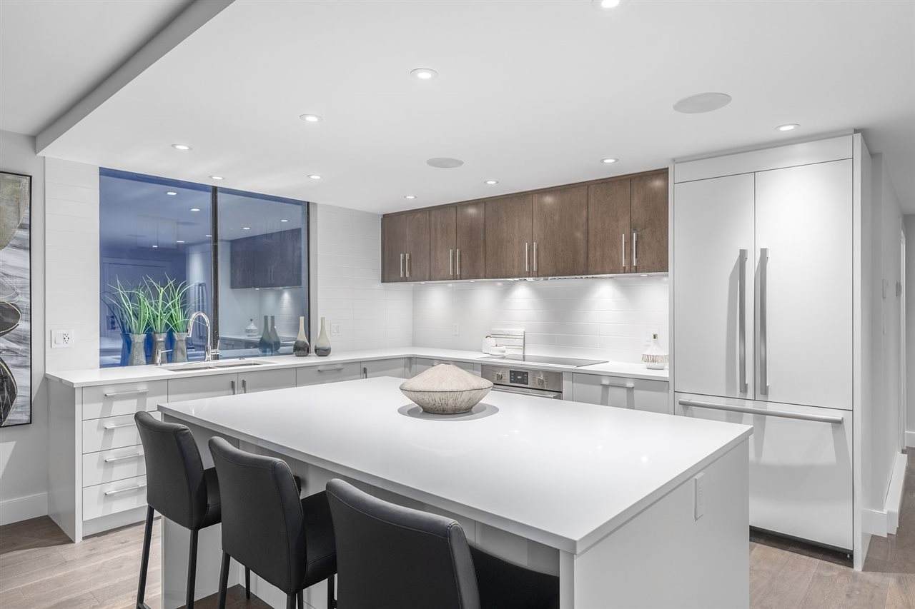 475 13TH Street - Photo 1