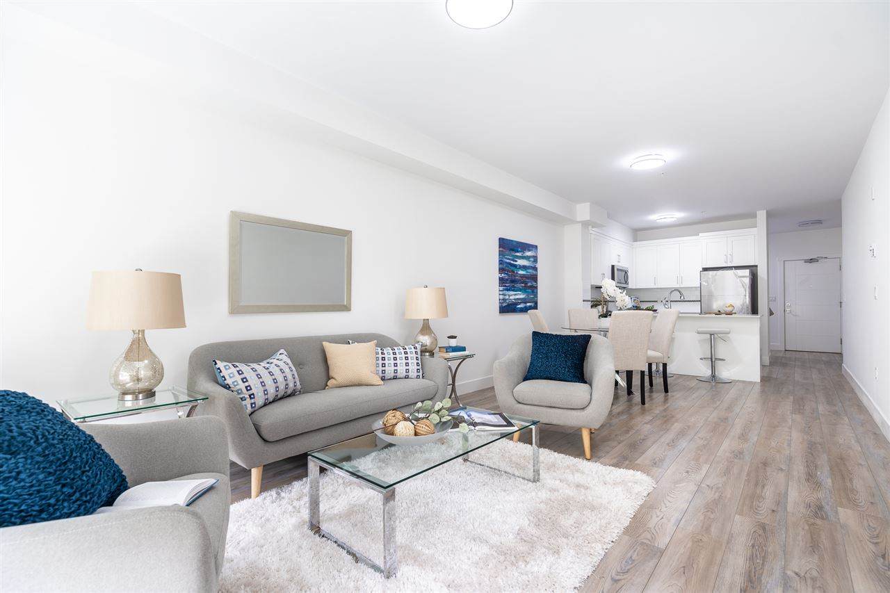 22577 Royal Crescent - Photo 1