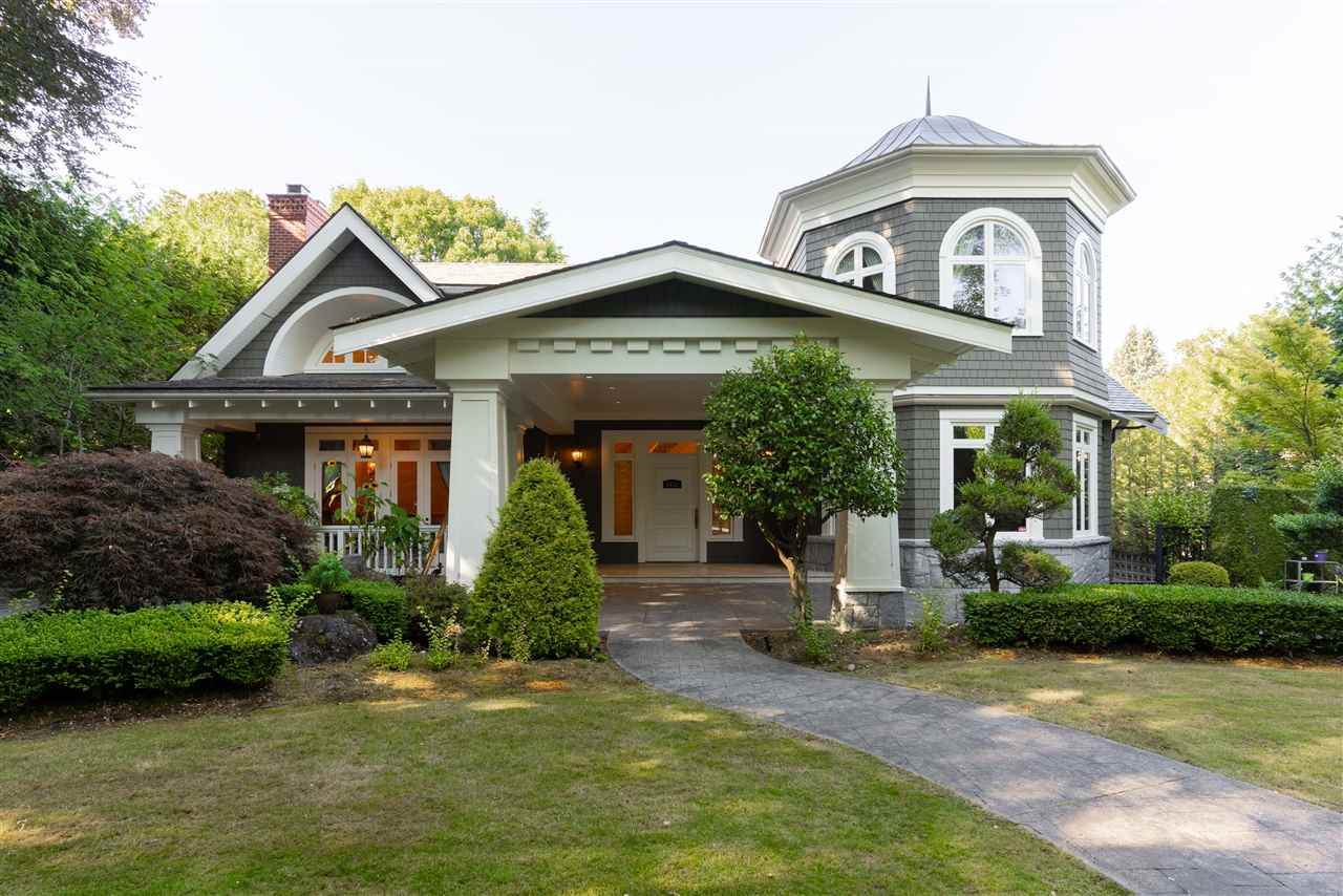 1431 Laurier Avenue - Photo 1