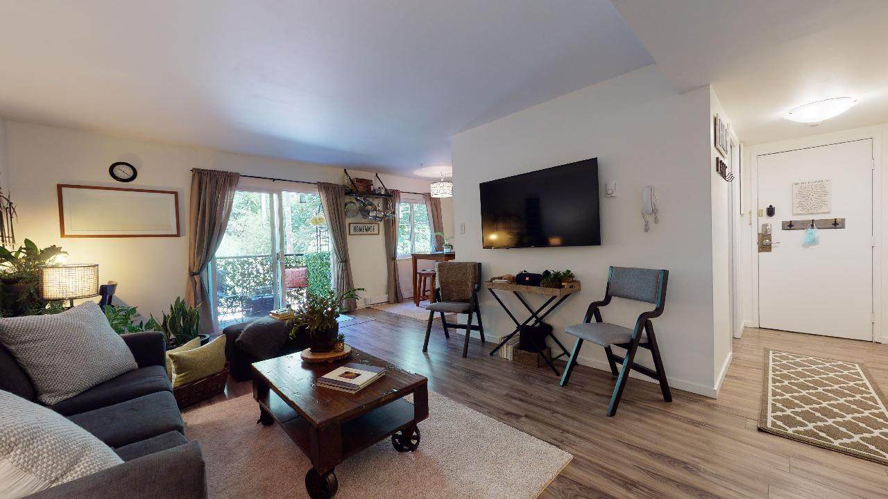 38179 Westway Avenue - Photo 1