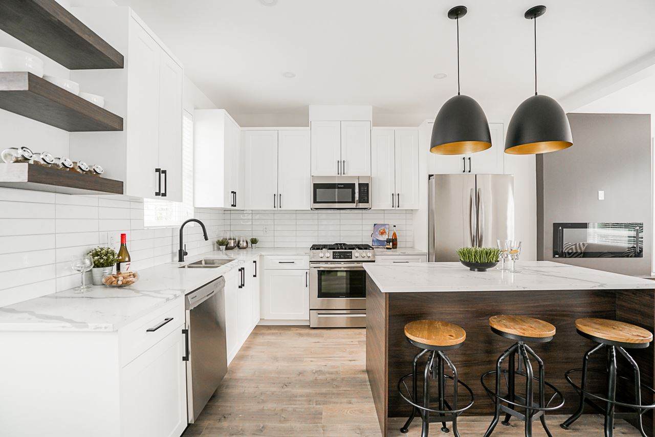 27640 Lantern Avenue - Photo 1