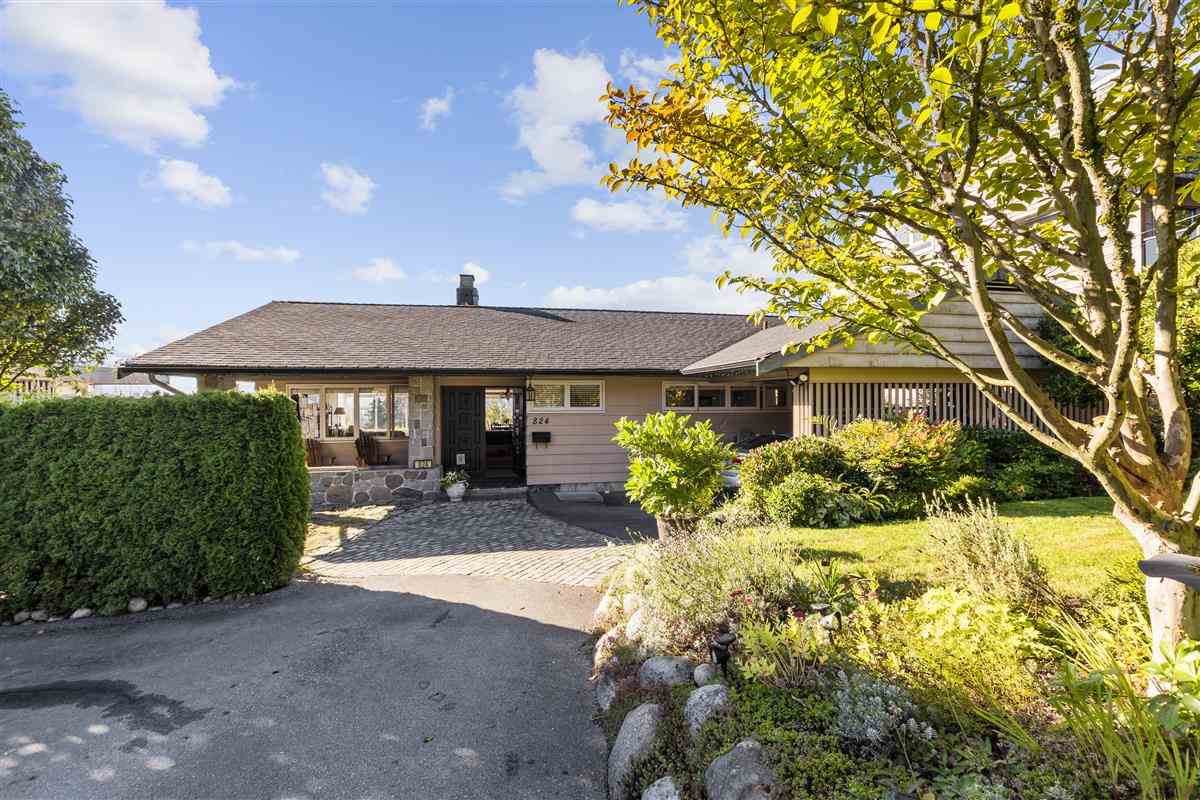824 Esquimalt Avenue - Photo 1