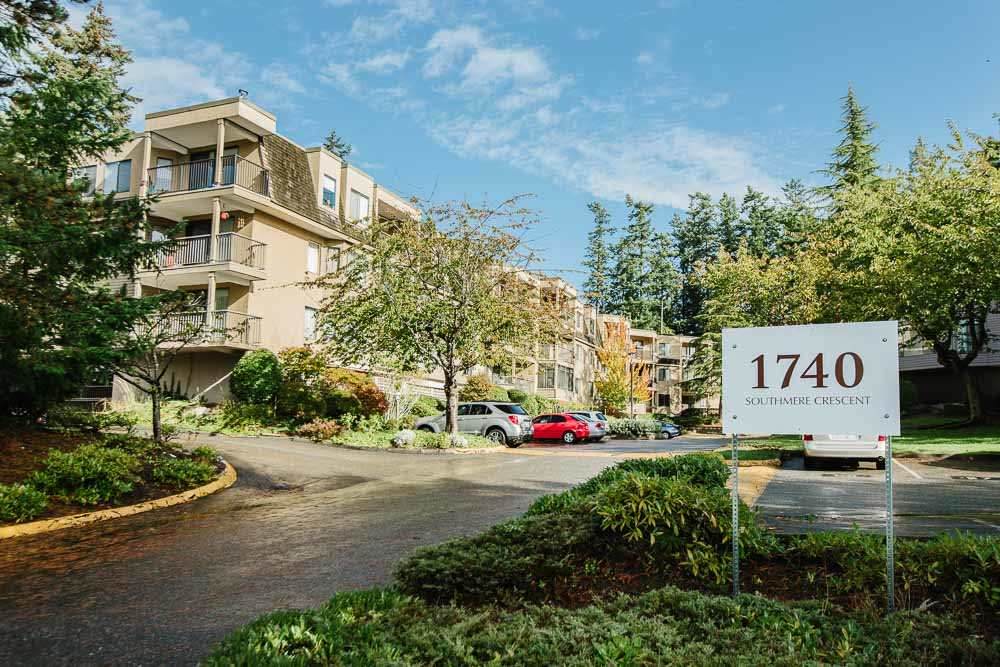 1740 Southmere Crescent - Photo 1