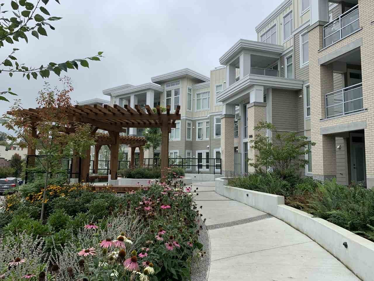 15436 31 Avenue - Photo 1