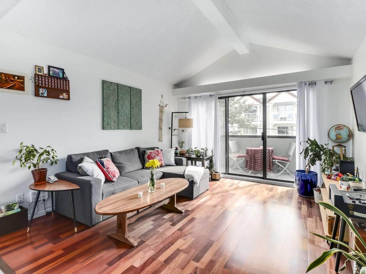 725 Commercial Drive - Photo 1