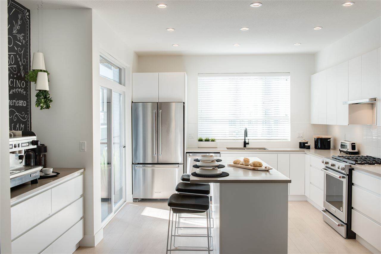 16433 19 Avenue - Photo 1