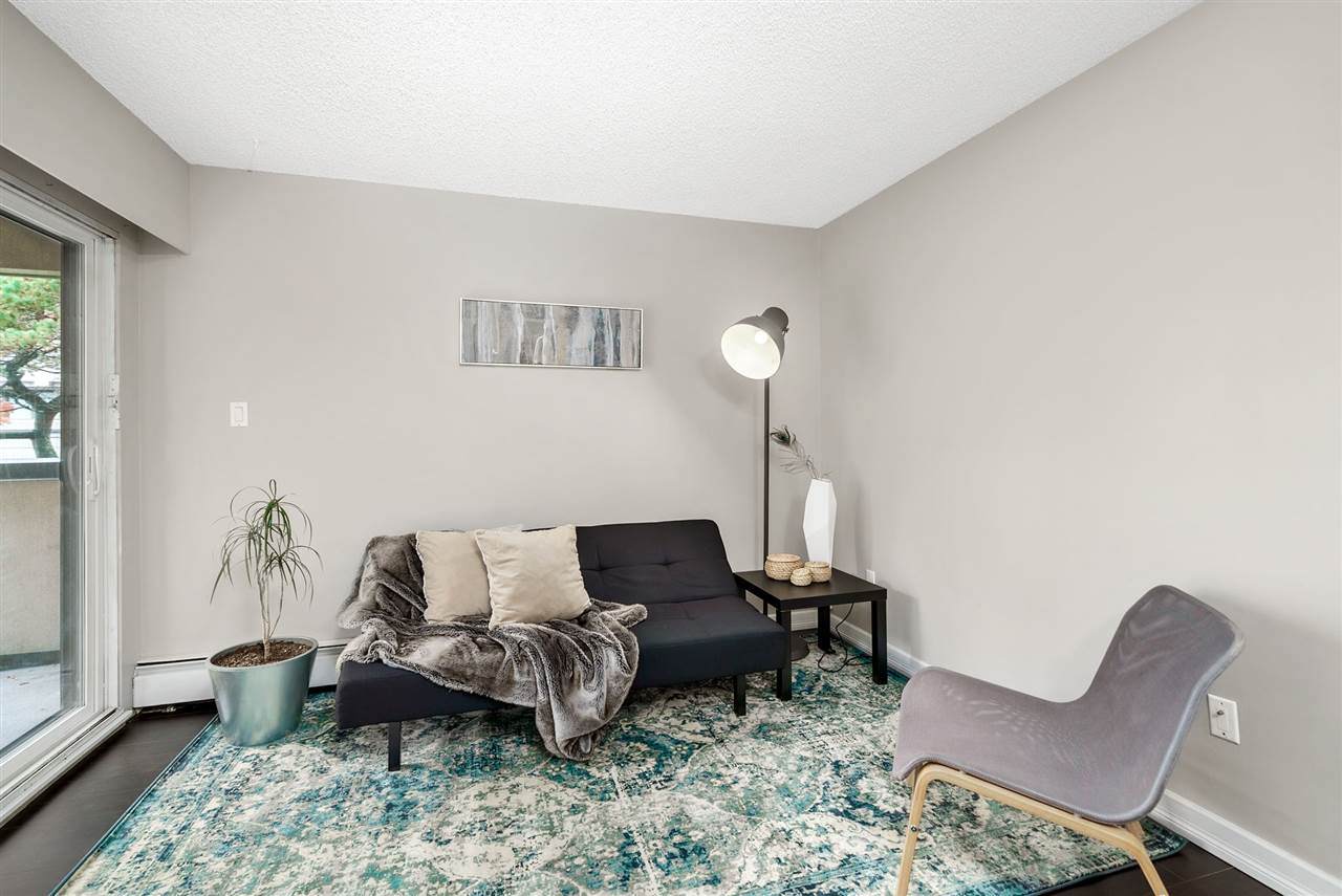 1718 Nelson Street - Photo 1