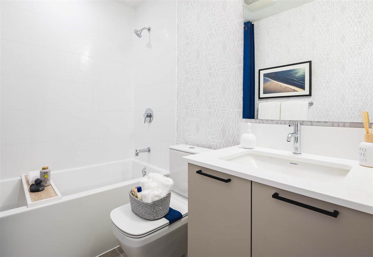 488 Furness Street - Photo 1