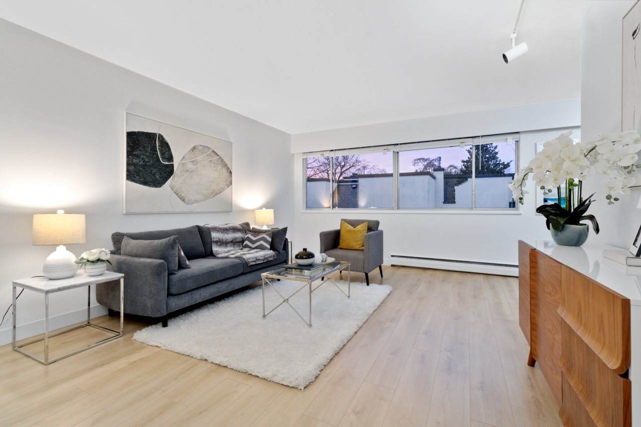 1750 Esquimalt Avenue - Photo 1