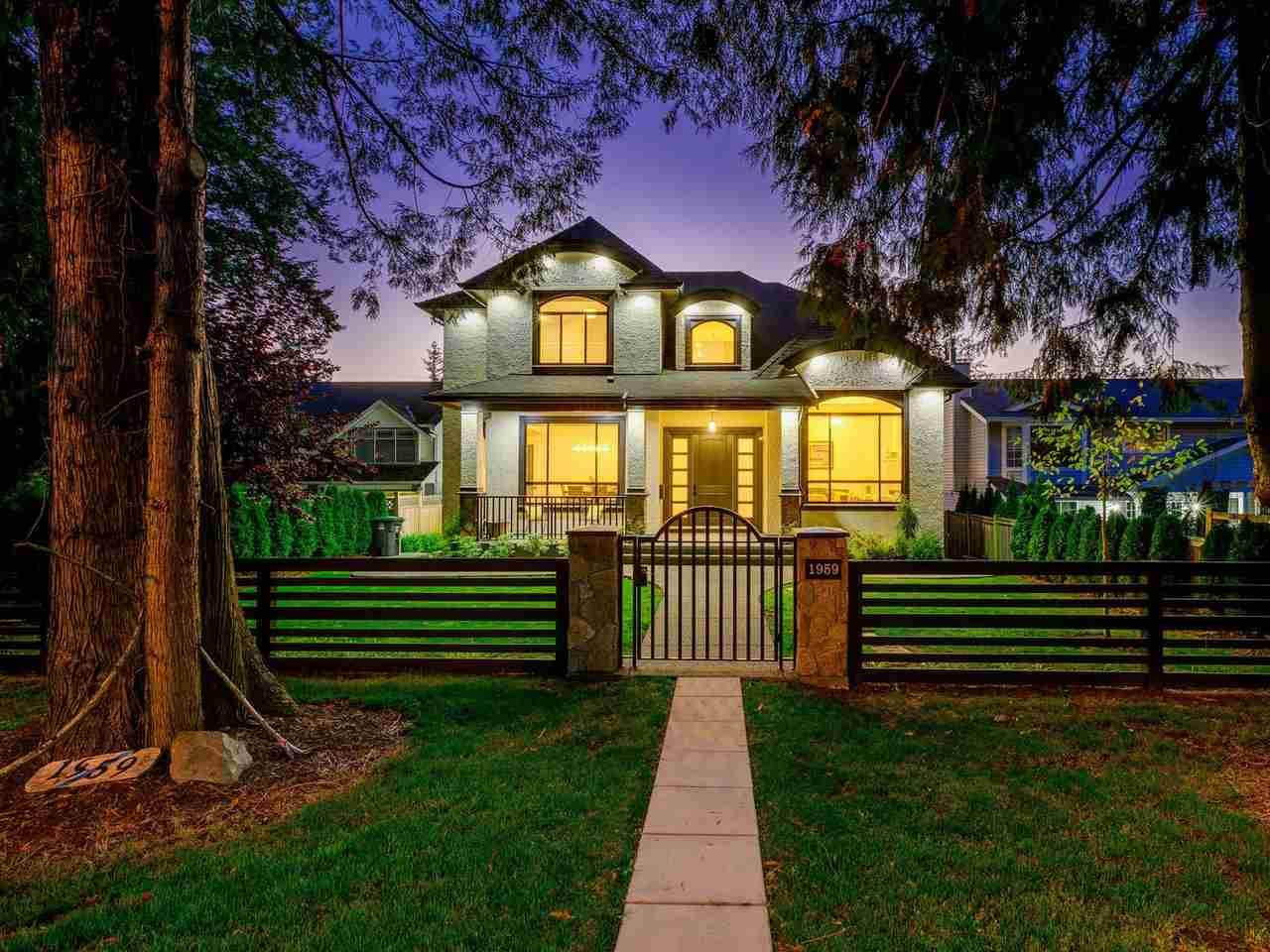 1959 128 Street - Photo 1