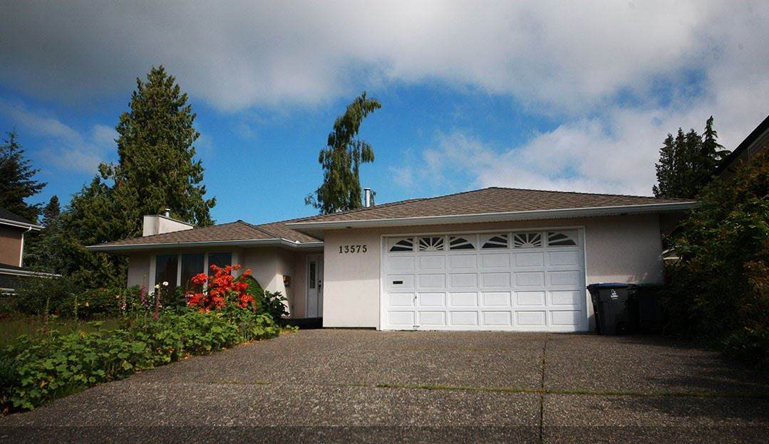 13575 14 Avenue - Photo 1