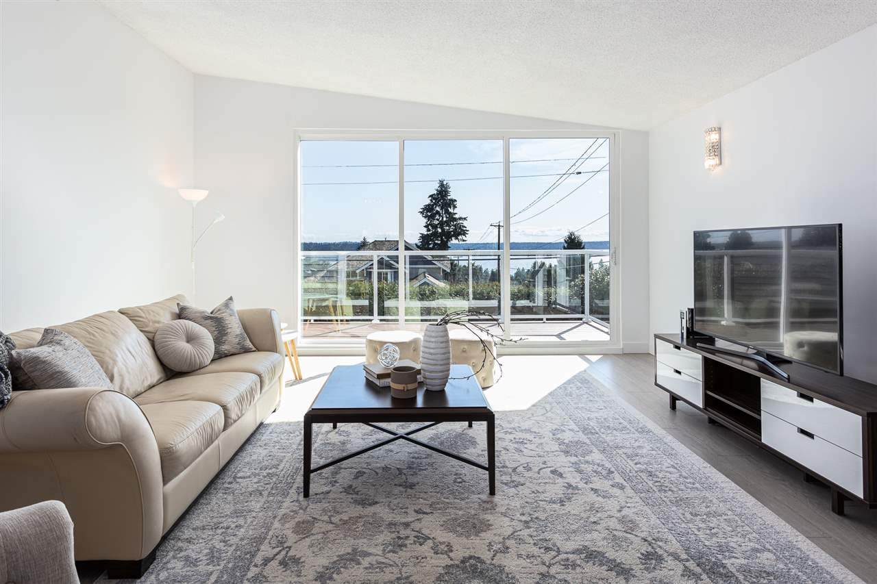 1491 Ottawa Avenue - Photo 1
