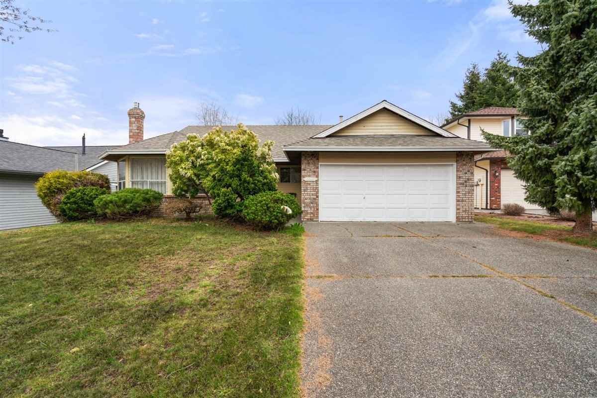 12945 19 Avenue - Photo 1