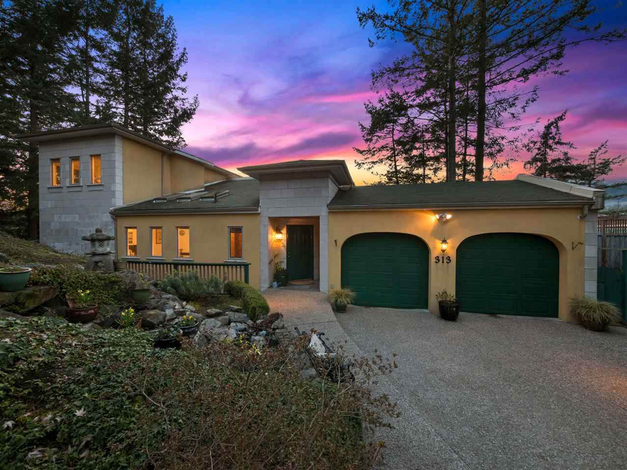 313 Skyline Drive - Photo 1
